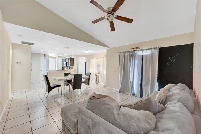 Image No.6-Maison de 4 chambres à vendre à Saint John