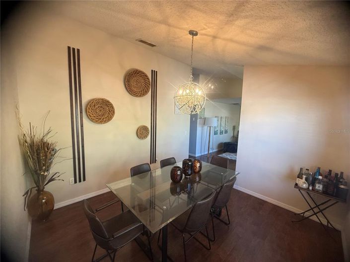 Image No.10-3 Bed House for sale