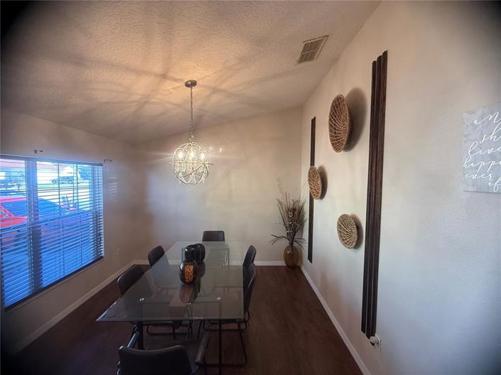 Image No.11-3 Bed House for sale