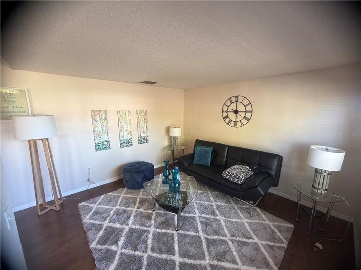 Image No.12-3 Bed House for sale