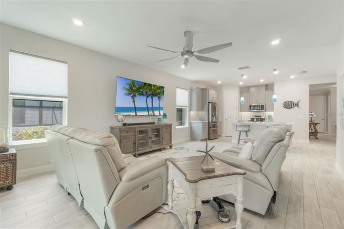 Image No.13-2 Bed House for sale