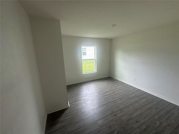 Image No.11-3 Bed House for sale