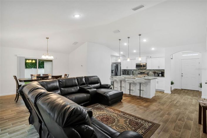 Image No.12-4 Bed House for sale