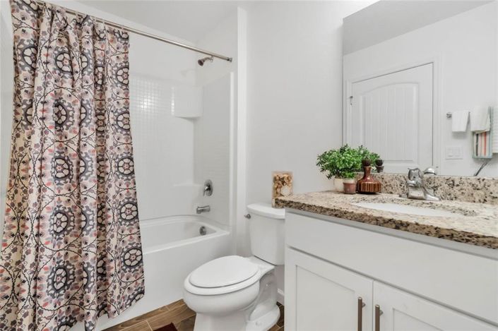 Image No.17-4 Bed House for sale