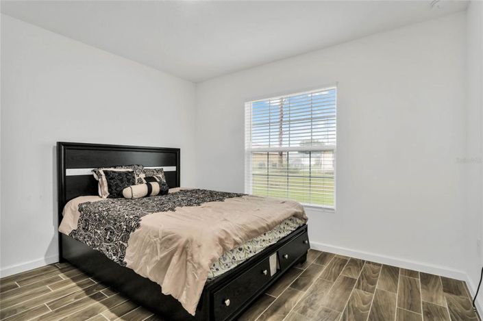 Image No.18-4 Bed House for sale