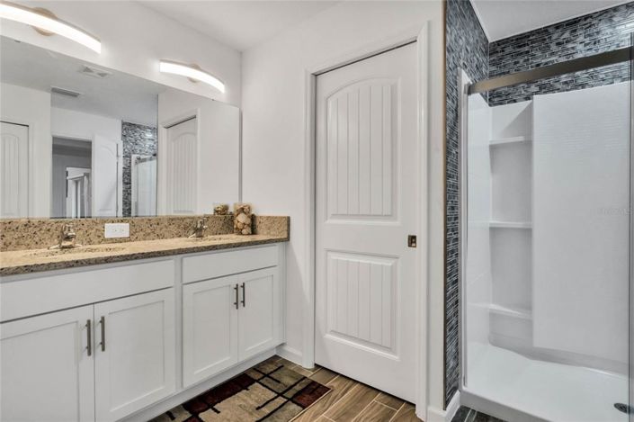 Image No.27-4 Bed House for sale