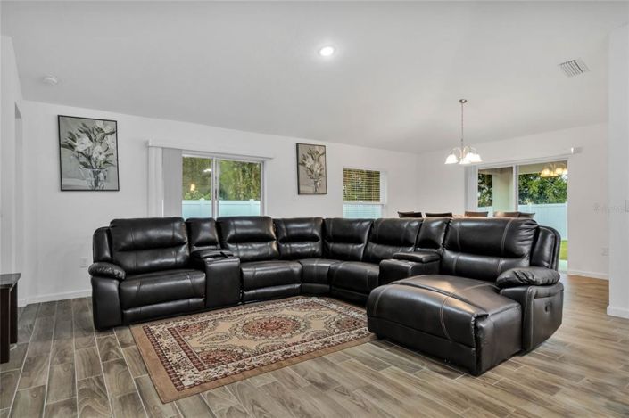 Image No.6-4 Bed House for sale