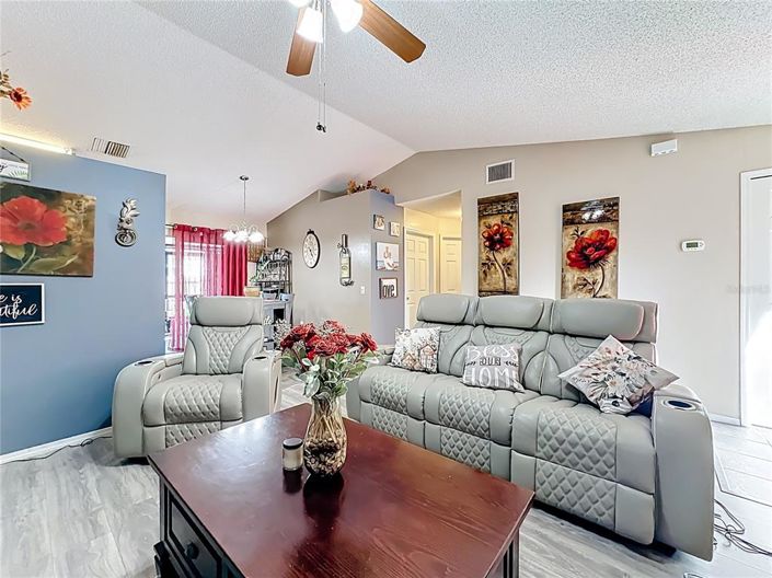 Image No.12-3 Bed House for sale