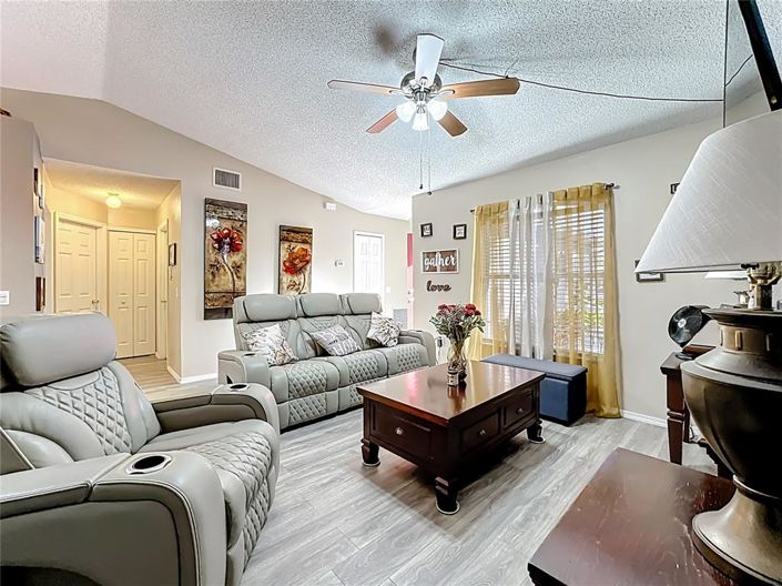 Image No.13-3 Bed House for sale