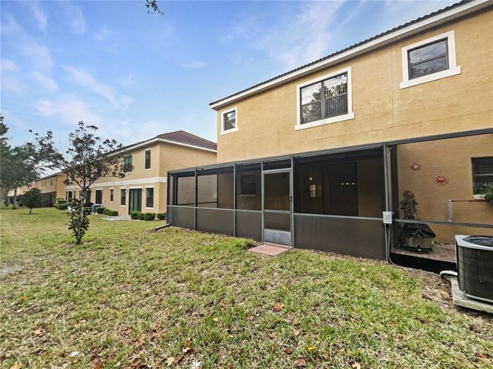 Image No.19-3 Bed Townhouse for sale