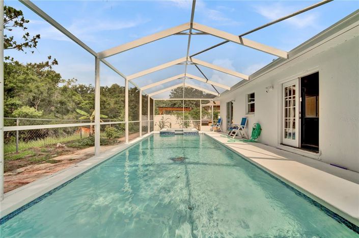 Image No.18-4 Bed House for sale