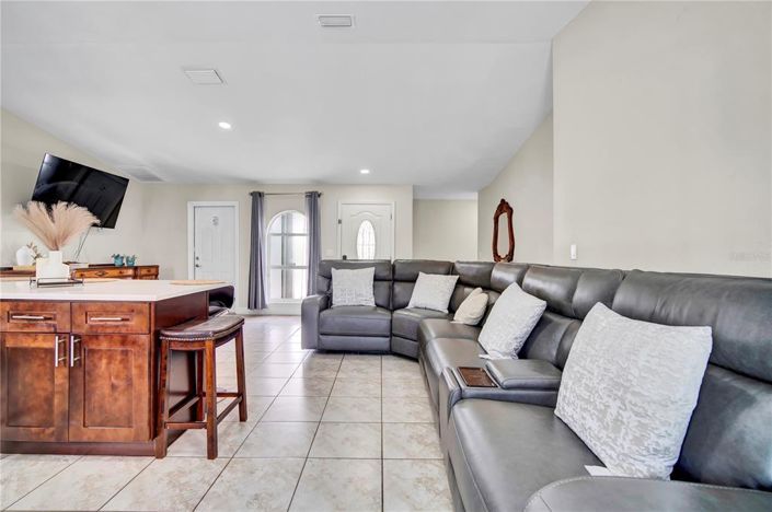 Image No.7-4 Bed House for sale