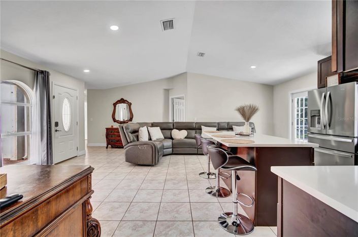 Image No.8-4 Bed House for sale