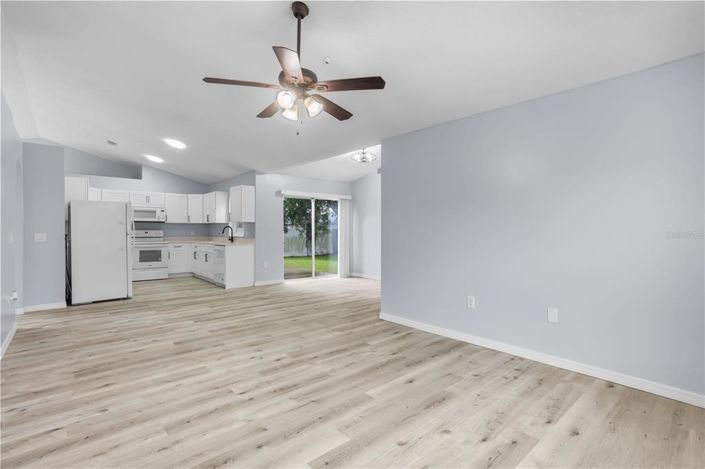 Image No.11-3 Bed House for sale