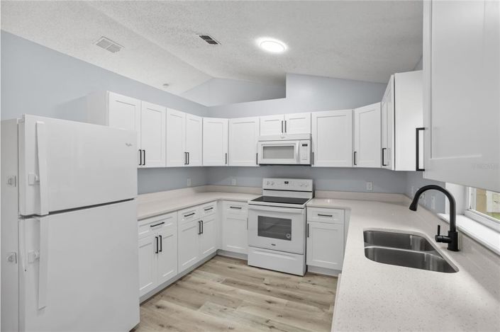 Image No.15-3 Bed House for sale