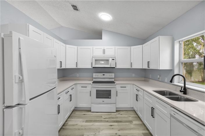 Image No.16-3 Bed House for sale