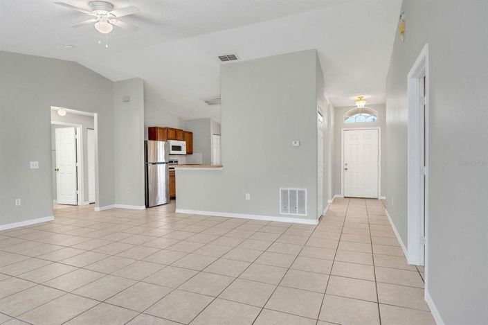 Image No.10-3 Bed House for sale