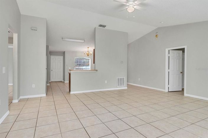 Image No.11-3 Bed House for sale