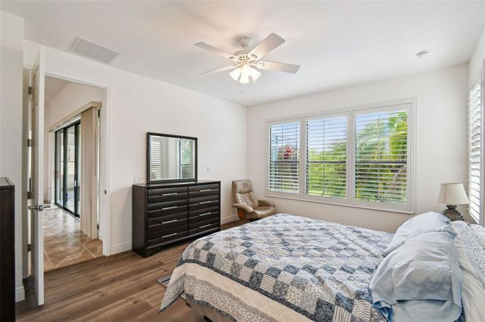 Image No.15-3 Bed House for sale