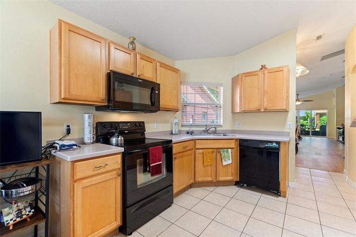 Image No.13-2 Bed House for sale