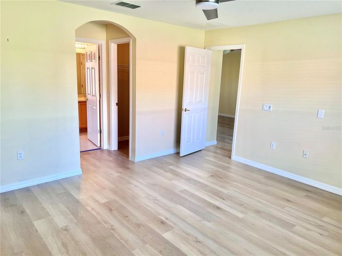 Image No.18-2 Bed House for sale