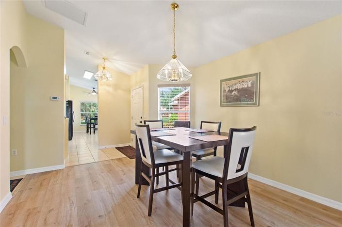 Image No.8-2 Bed House for sale