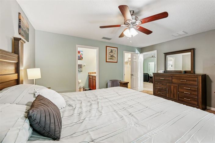 Image No.16-4 Bed House for sale