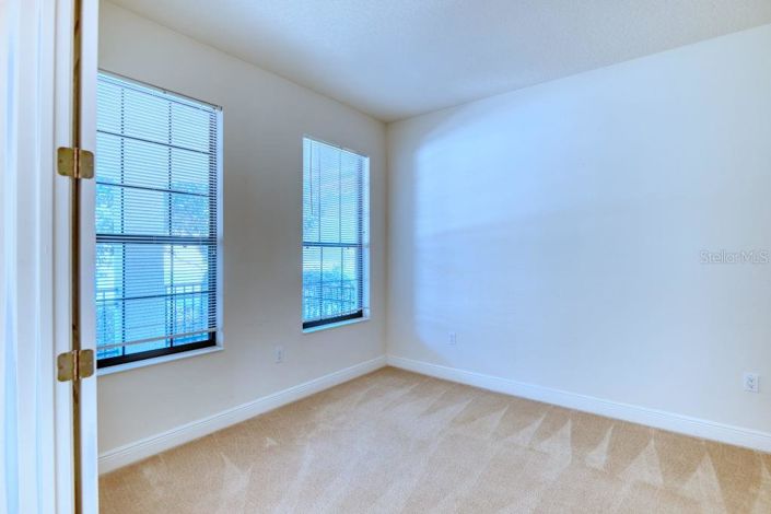 Image No.12-2 Bed House for sale