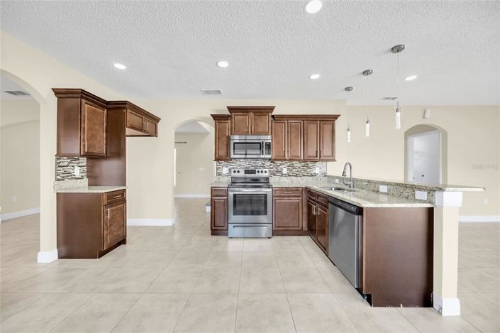 Image No.13-4 Bed House for sale