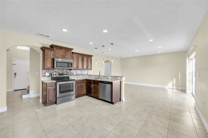 Image No.15-4 Bed House for sale