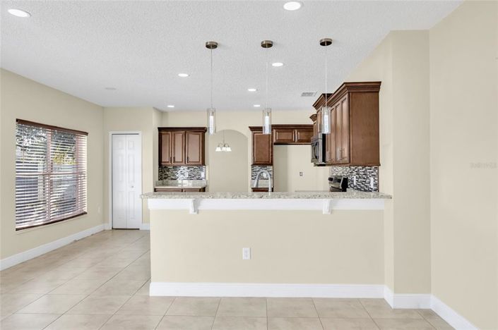 Image No.19-4 Bed House for sale