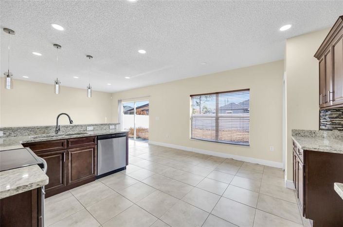 Image No.9-4 Bed House for sale