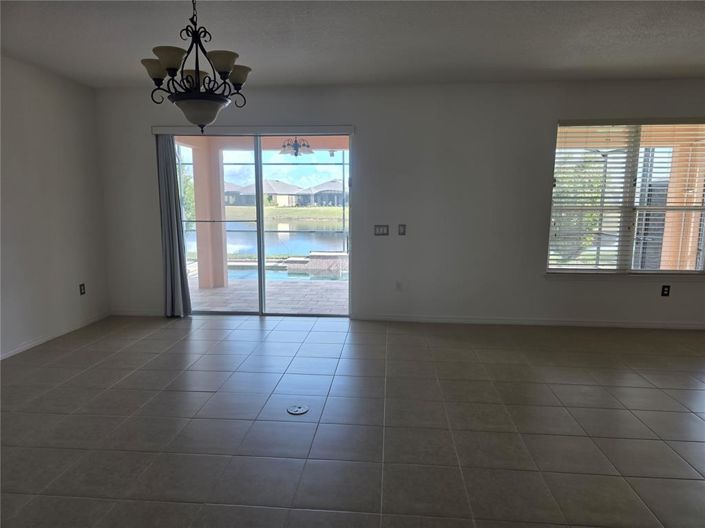 Image No.12-3 Bed House for sale