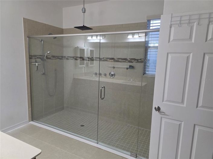 Image No.17-3 Bed House for sale