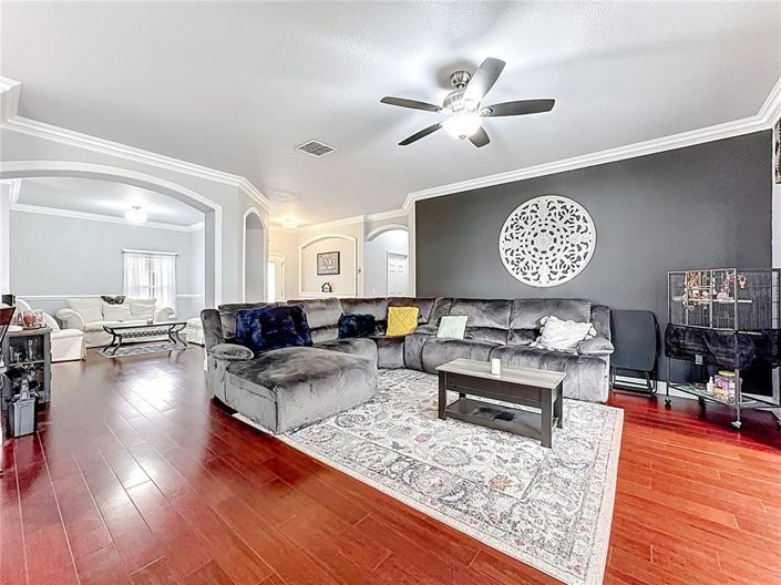 Image No.15-3 Bed House for sale