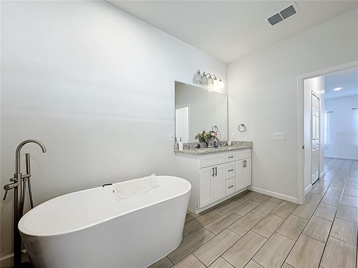 Image No.13-4 Bed House for sale