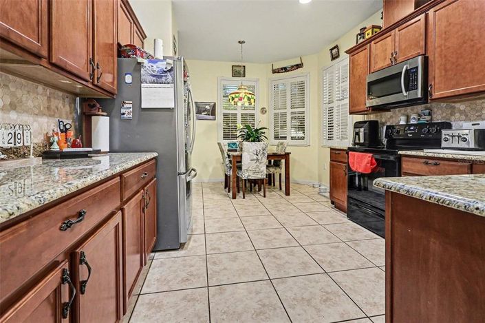 Image No.12-2 Bed House for sale