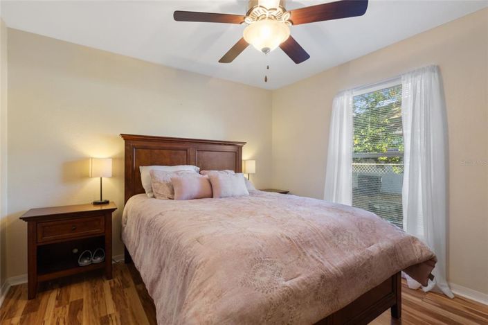 Image No.15-3 Bed House for sale