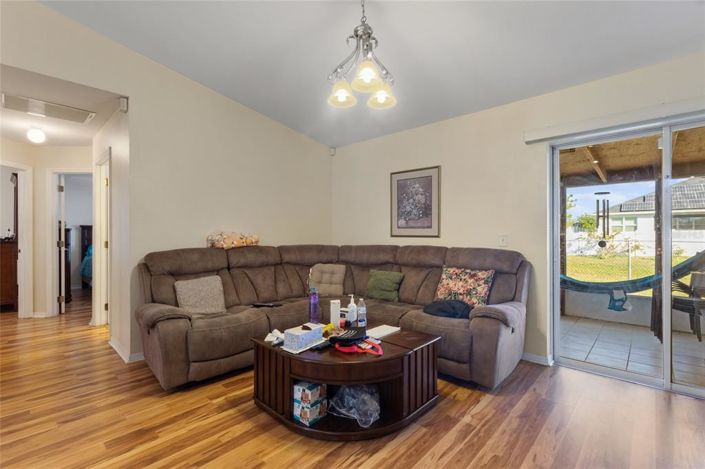 Image No.24-3 Bed House for sale