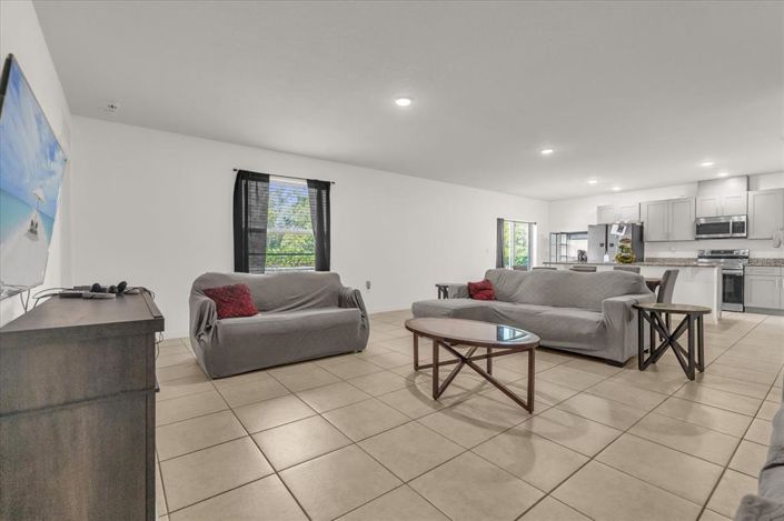 Image No.12-4 Bed House for sale