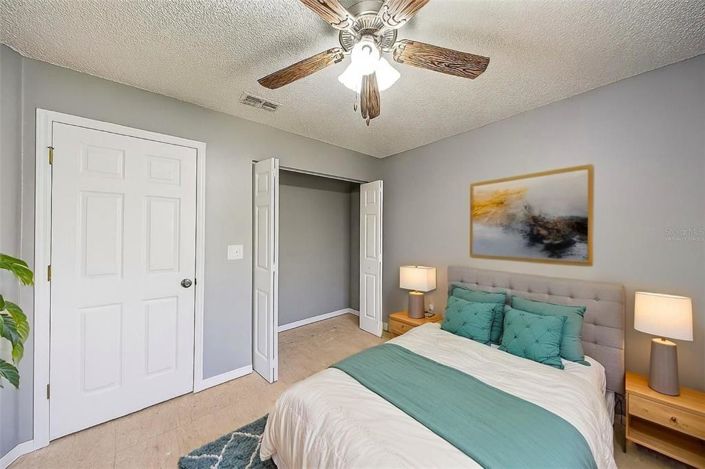 Image No.19-3 Bed House for sale