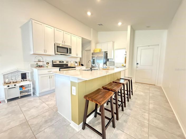 Image No.10-3 Bed House for sale