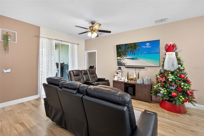 Image No.15-4 Bed House for sale