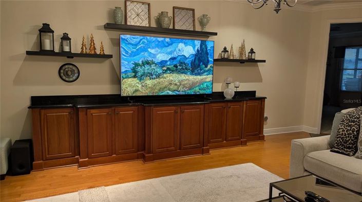 Image No.10-3 Bed House for sale