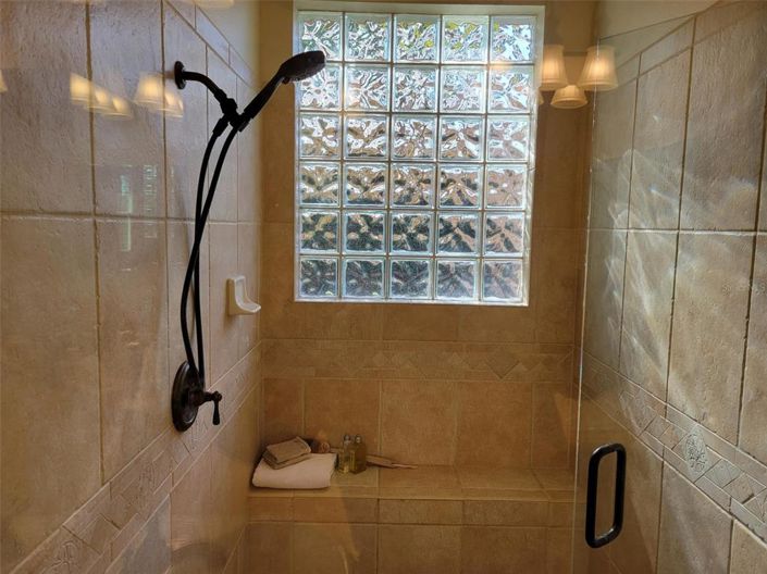 Image No.17-3 Bed House for sale