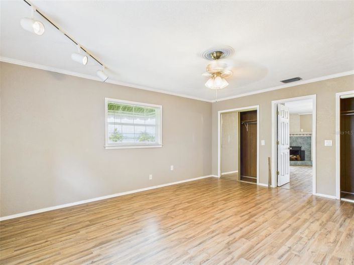 Image No.15-3 Bed House for sale