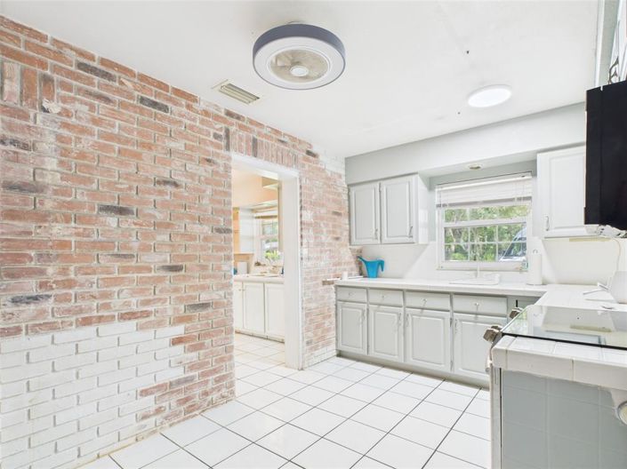 Image No.20-3 Bed House for sale