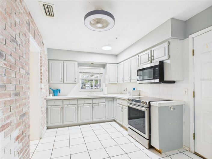 Image No.21-3 Bed House for sale