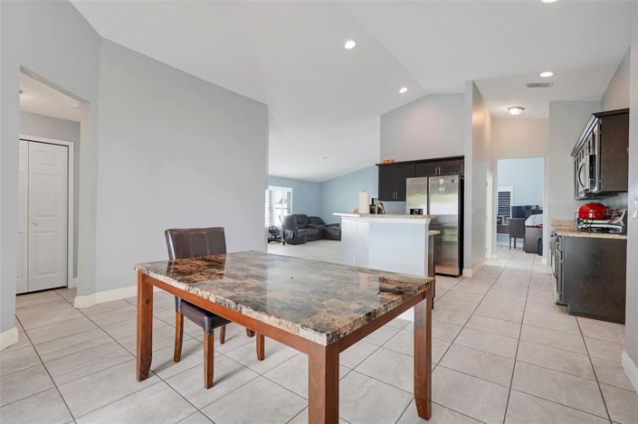 Image No.14-4 Bed House for sale