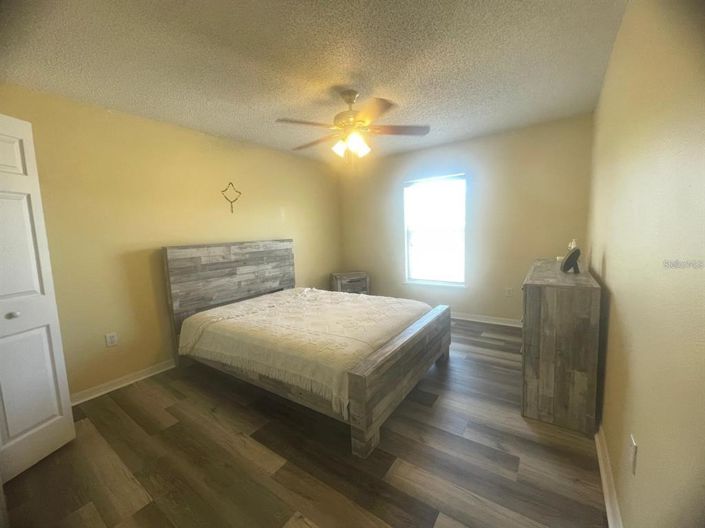 Image No.15-4 Bed House for sale